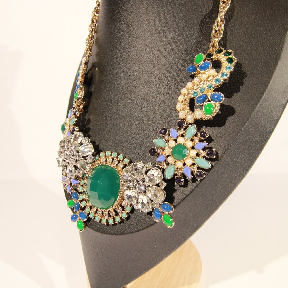 NWT Ann Taylor Gold Tone Rhinestone Necklace - Picture 8 of 11